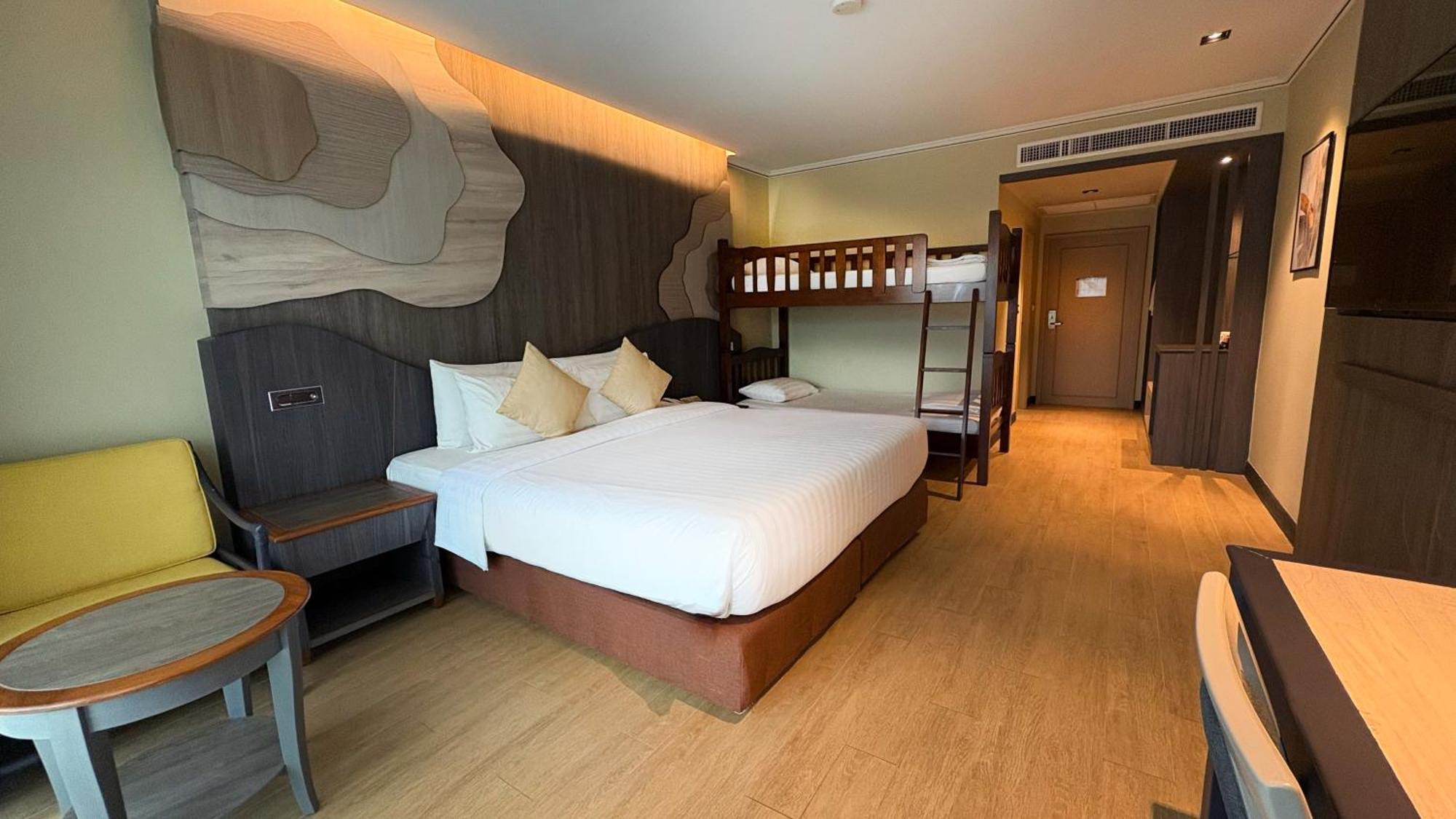 Amora Beach Resort Phuket Praia de Bang Tao Exterior foto