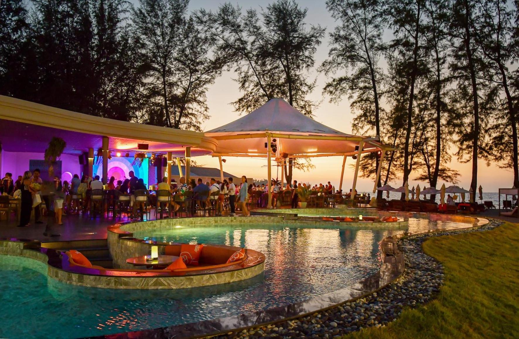 Amora Beach Resort Phuket Praia de Bang Tao Exterior foto